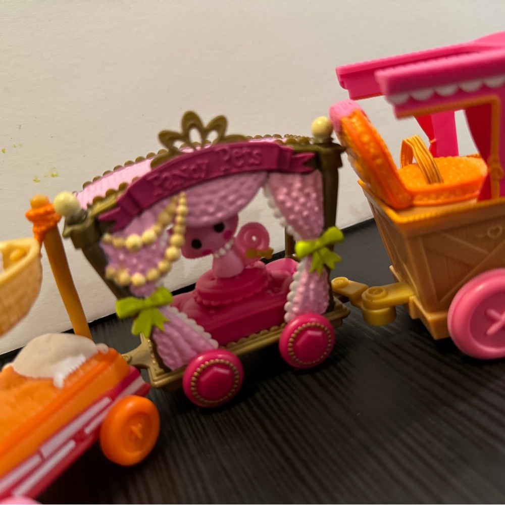 Lalaloopsy train set - Picture 8 of 10